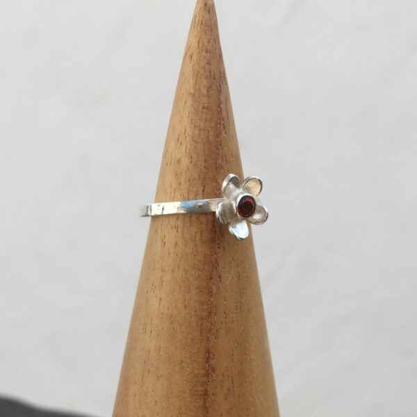 Flower ring with Citrine - Image 4