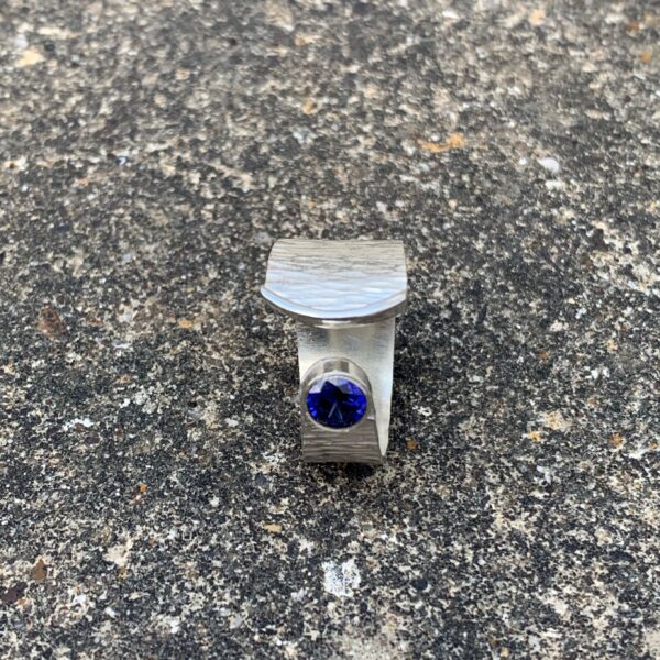 Tanzanite ( synthetic ) open ring