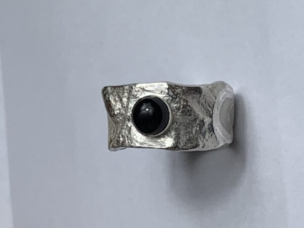 Contemporary Black Onyx single stone cabochon ring - Image 4