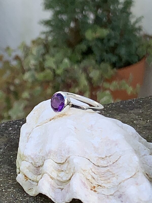 Amethyst single stone ring - Image 2